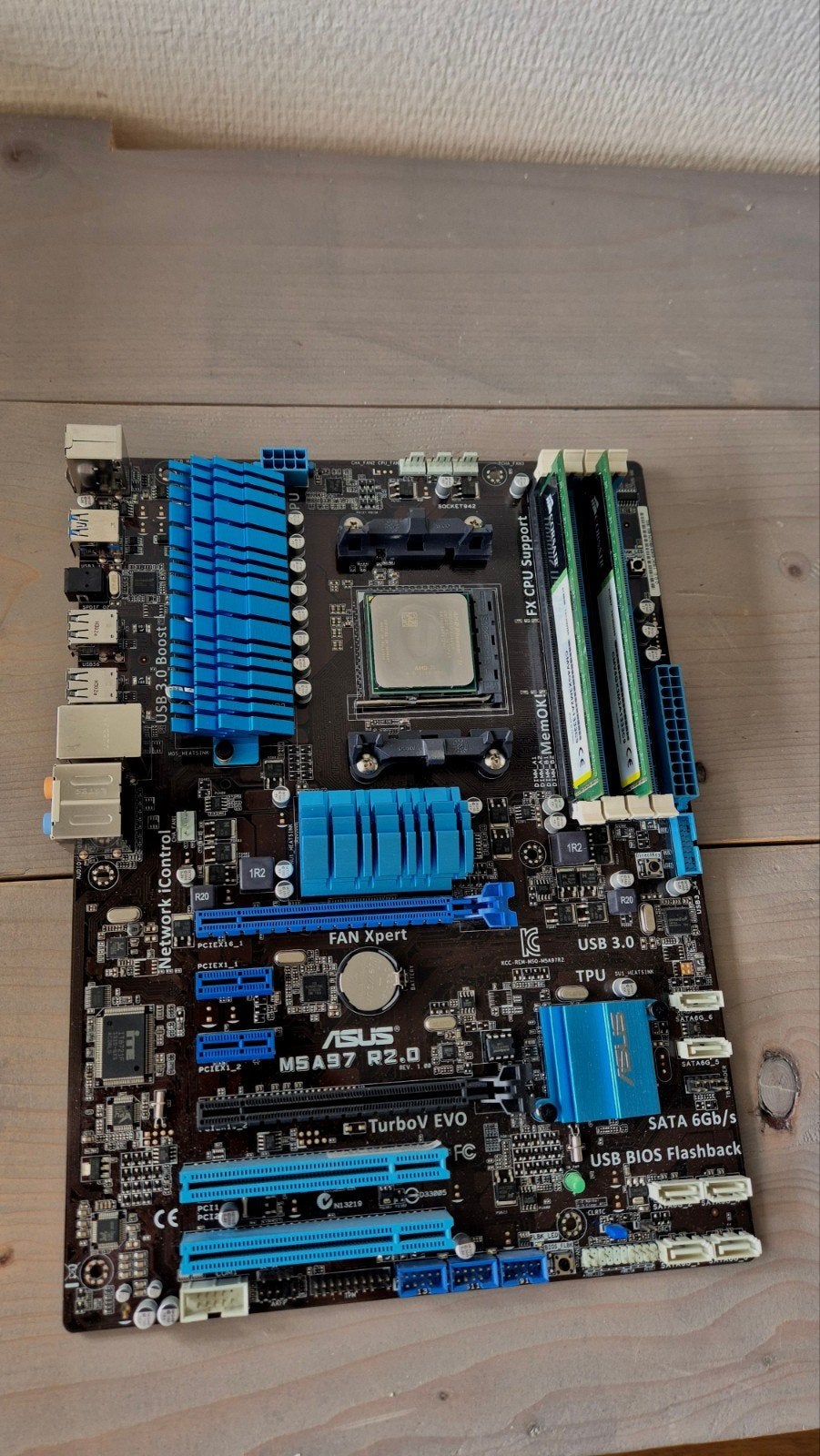 ASUS M5A97 R2.0 Moederbord met AMD Phenom II X4 965, Computers en Software, Gebruikt, AM3+, DDR3, Ophalen of Verzenden