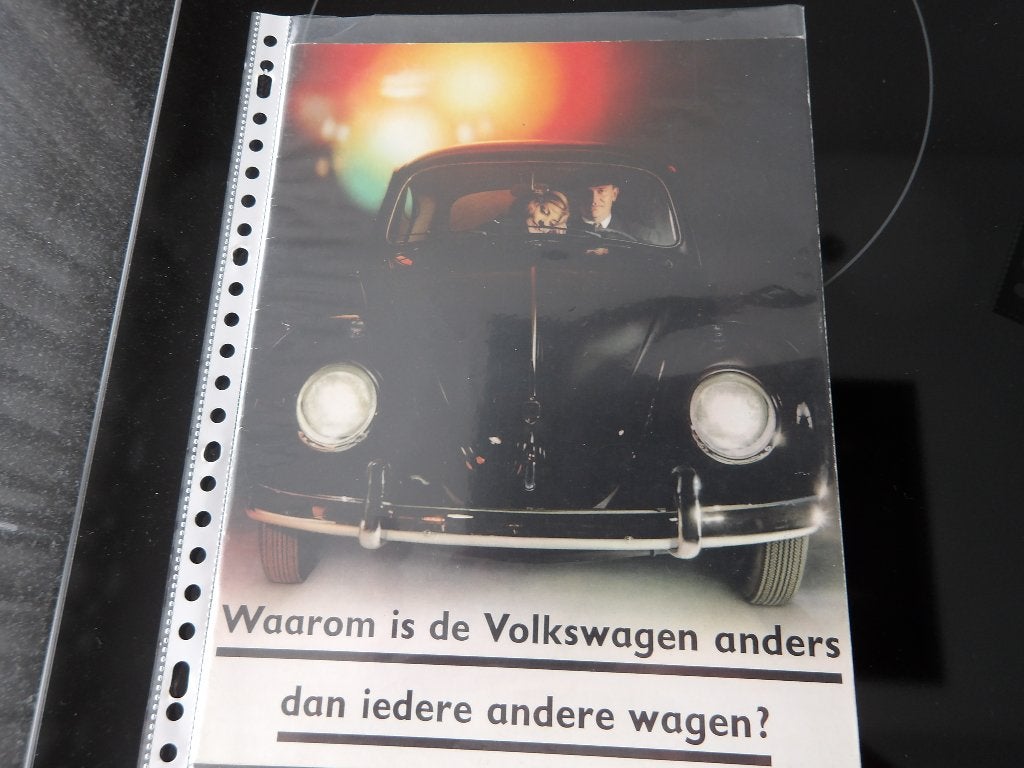 Vintage Volkswagen folder: Waarom is de VW anders? Kever, Ophalen of Verzenden, Volkswagen, Onbekend, Gelezen