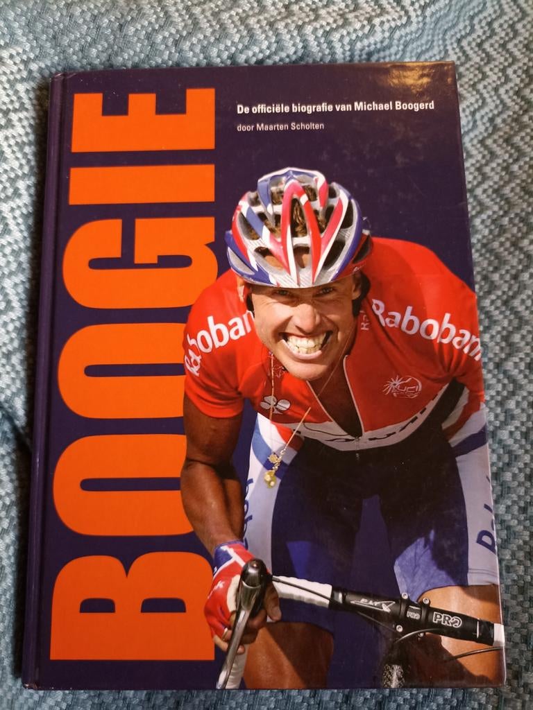 BOOGIE - De officiële biografie van Michael Boogerd, Ophalen of Verzenden, Zo goed als nieuw, Maarten Scholten, Lopen en Fietsen