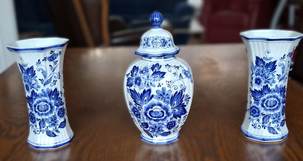 3-delige set Delfts Blauw vazen en pot met deksel, Ophalen