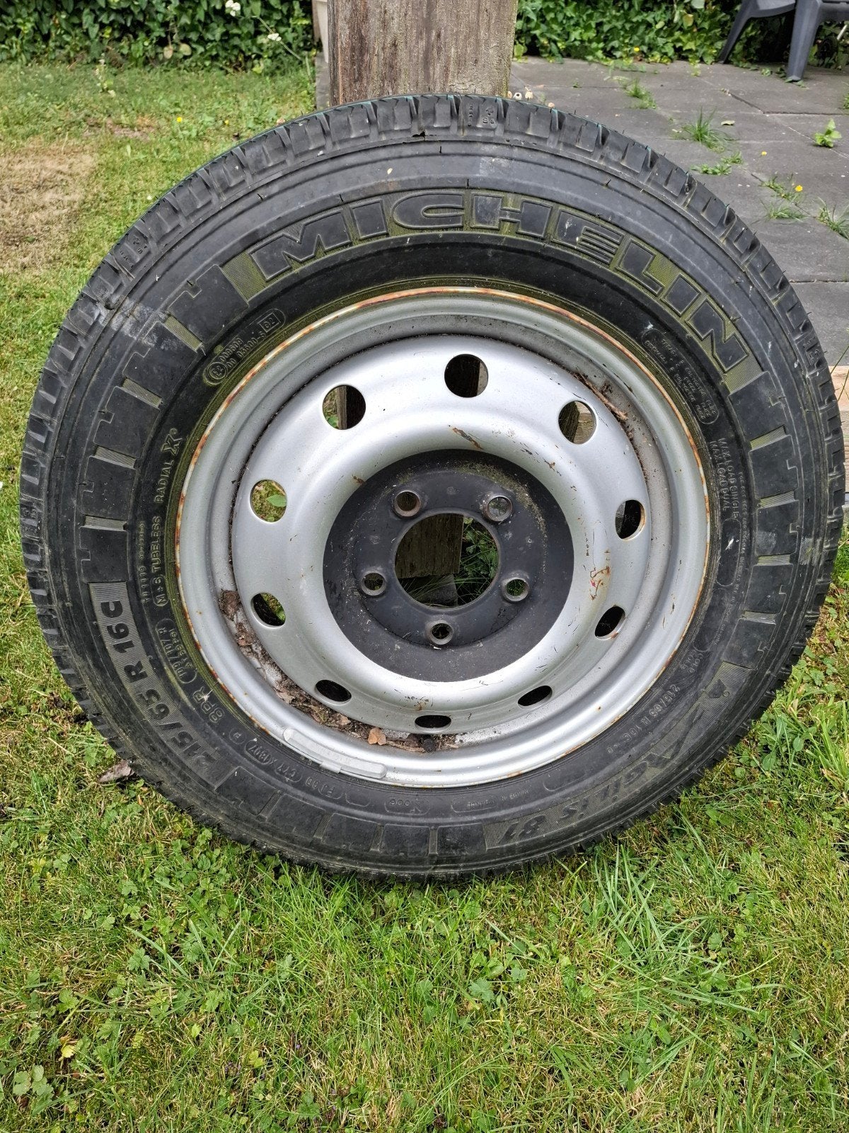 Nieuwe Michelin 215/65 R16C All Season op velg reservewiel, Caravans en Kamperen, Ophalen, Nieuw
