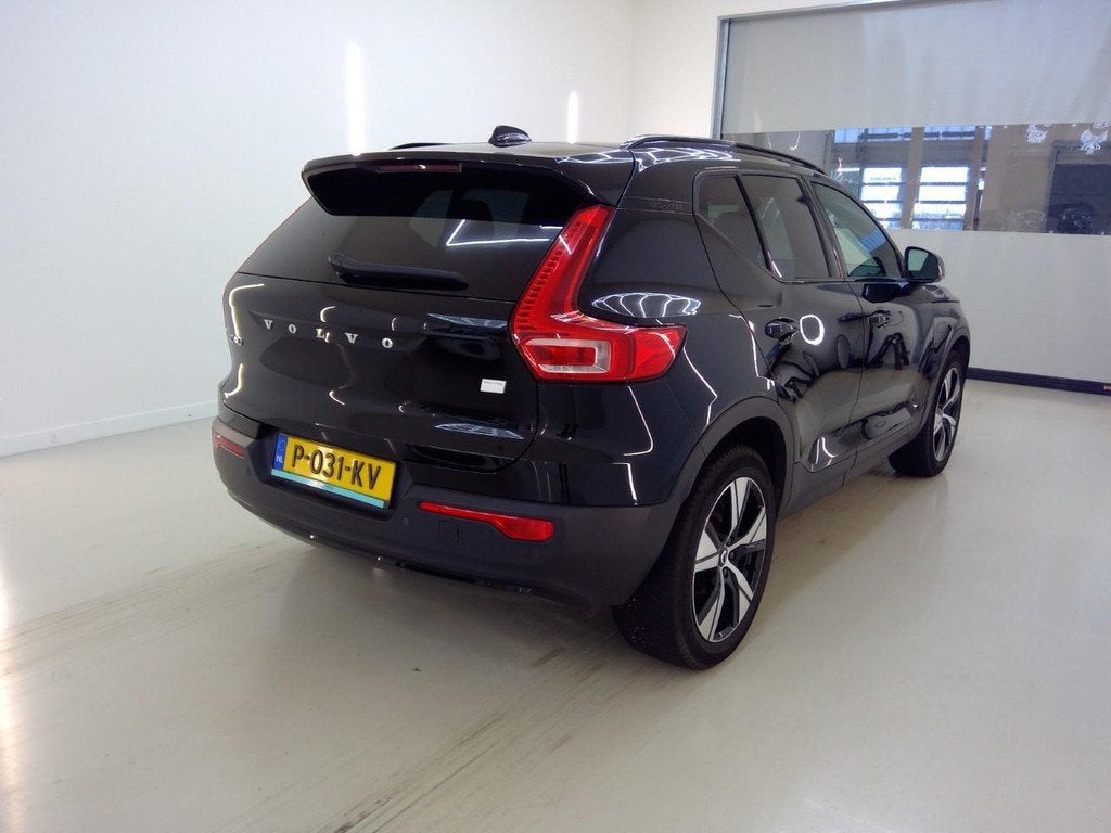 Volvo XC40 Recharge Core | Cruise Control | Parkeercamera |, Auto's, Volvo, 12 maanden, Stof, Gebruikt, Zwart