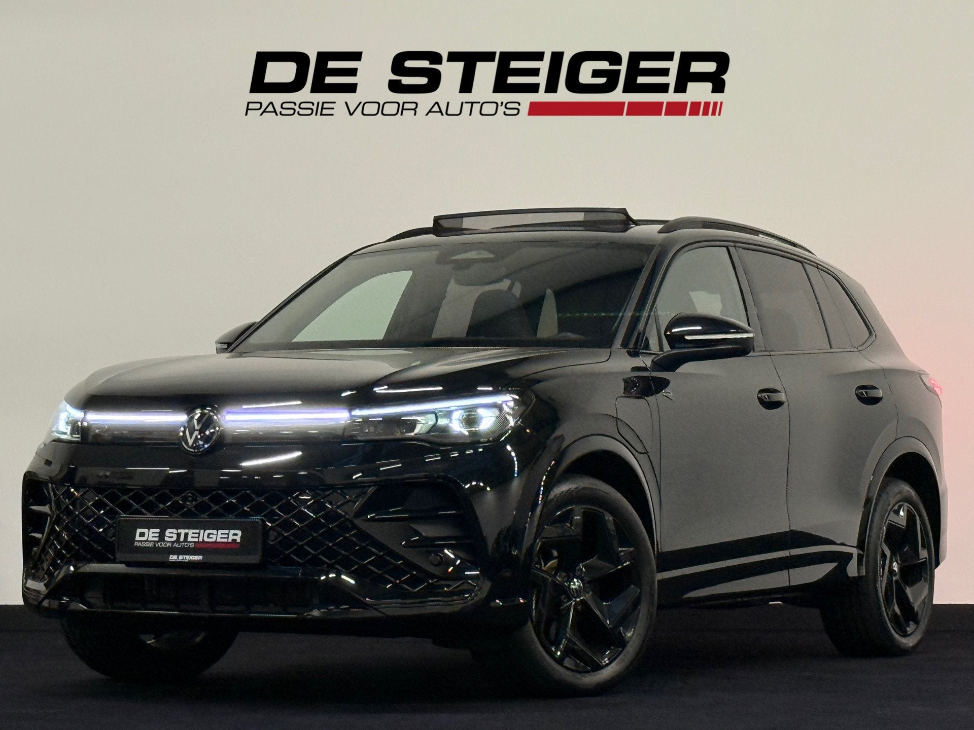 Volkswagen Tiguan 1.5 eHybrid R-Line Pano Massage 360 Trekha