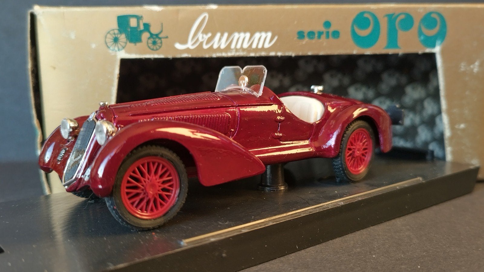 Alfa Romeo 8c 2900 b Maroon 1:43 Brumm Pol, Overige merken, Auto, Verzenden, .