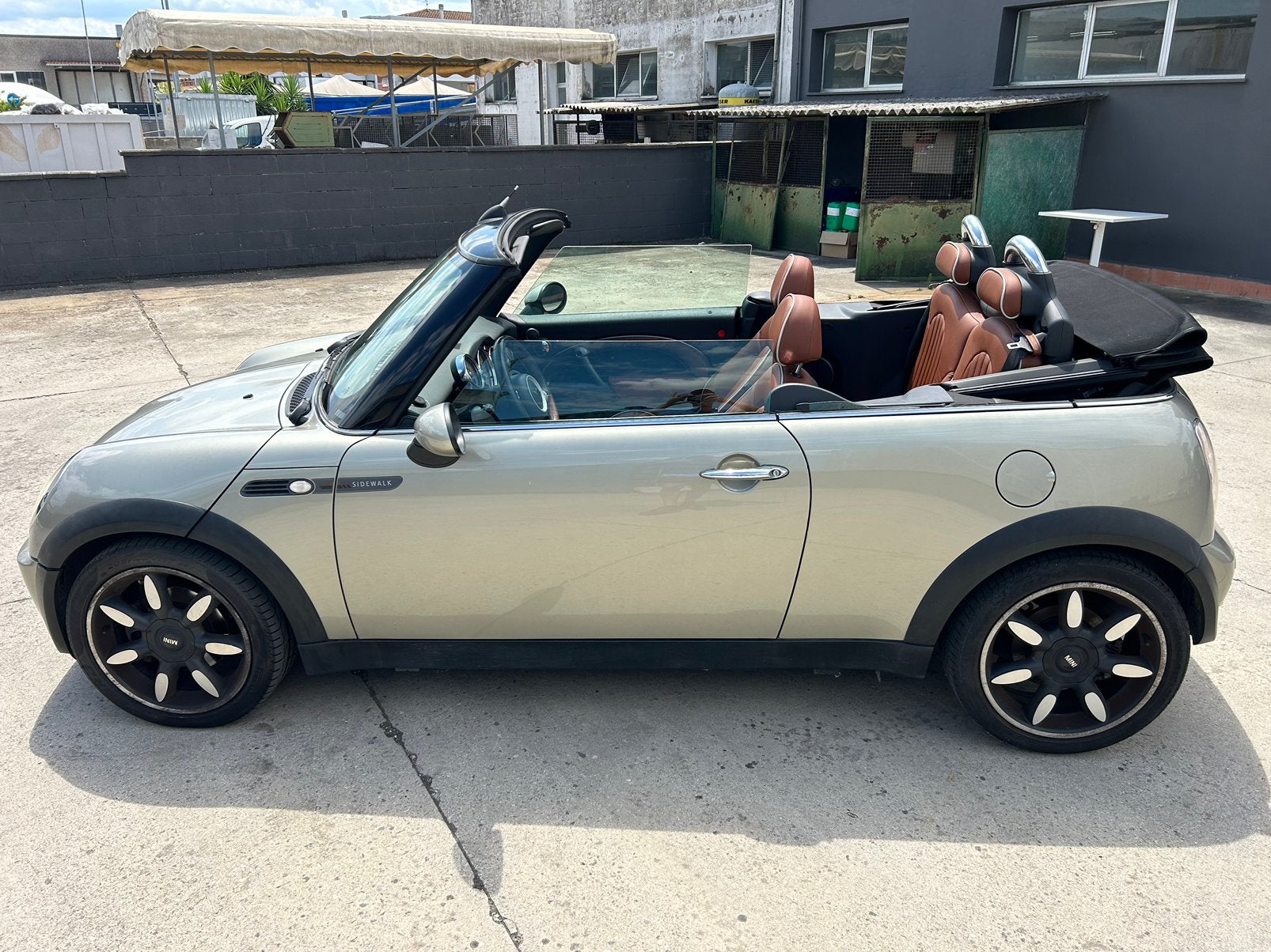 Mini 1.6 16V Cooper Cabrio 2007 Grijs, Auto's, Mini, Voorwielaandrijving, 4 cilinders, Cabriolet, 4 stoelen