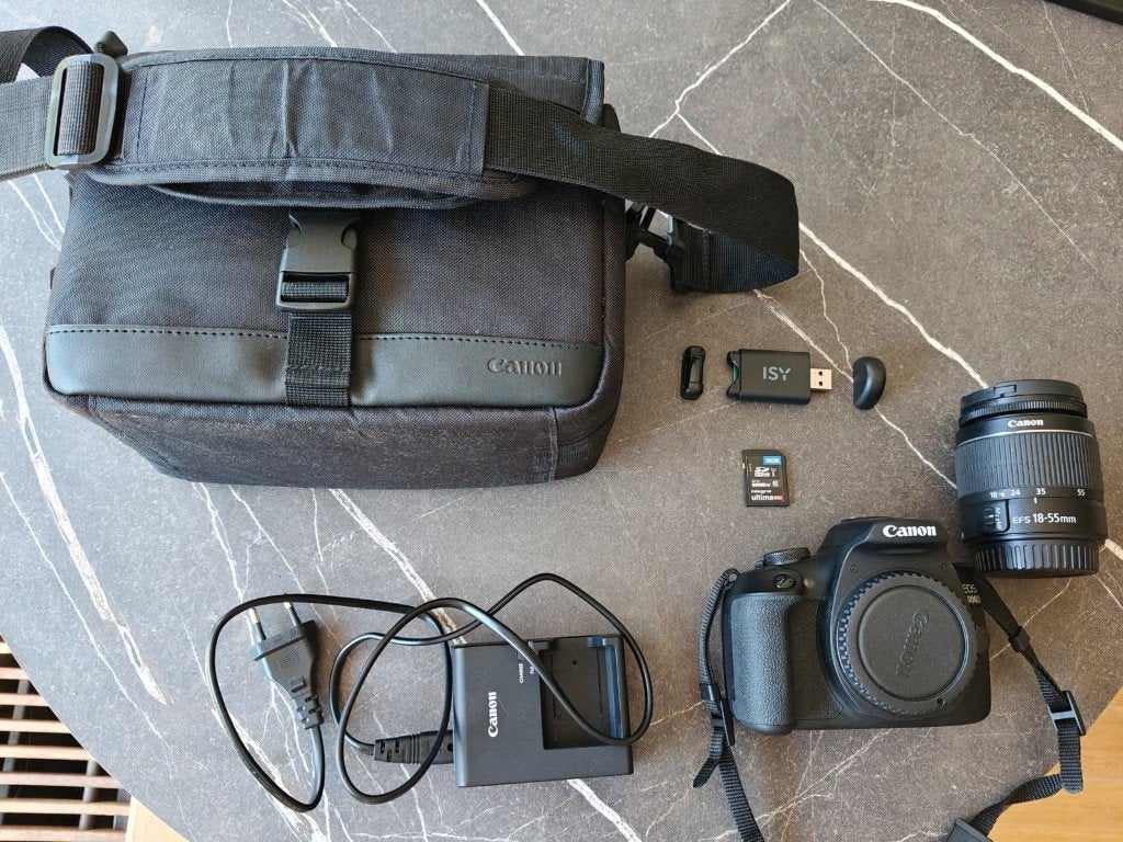 Canon EOS 2000D, Spiegelreflex, Canon, Ophalen of Verzenden, Zo goed als nieuw