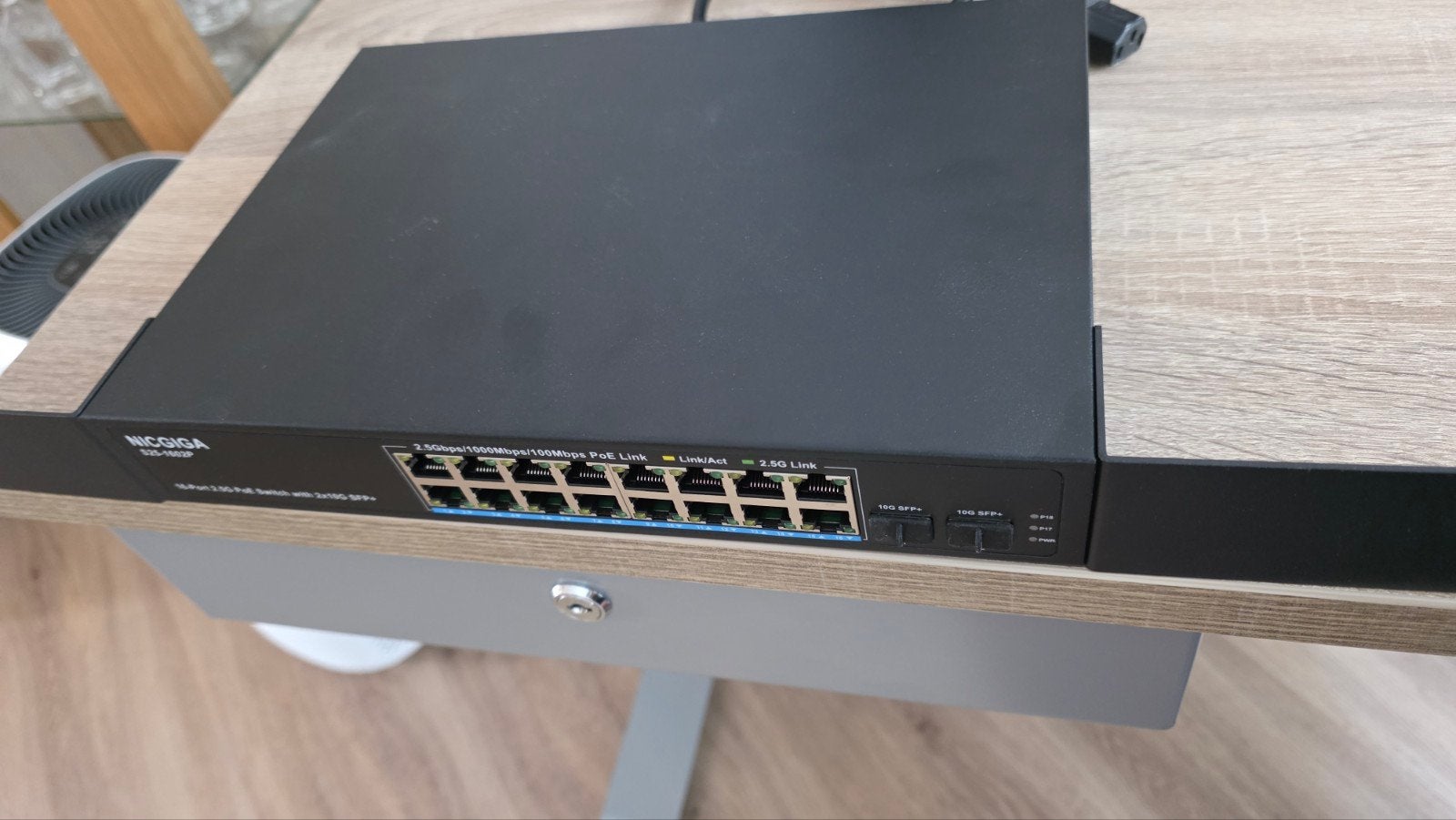 NICGIGA 16-poorts 2.5G PoE+ Switch met 2x 10G SFP+, Computers en Software, Netwerk switches, Ophalen, Nieuw