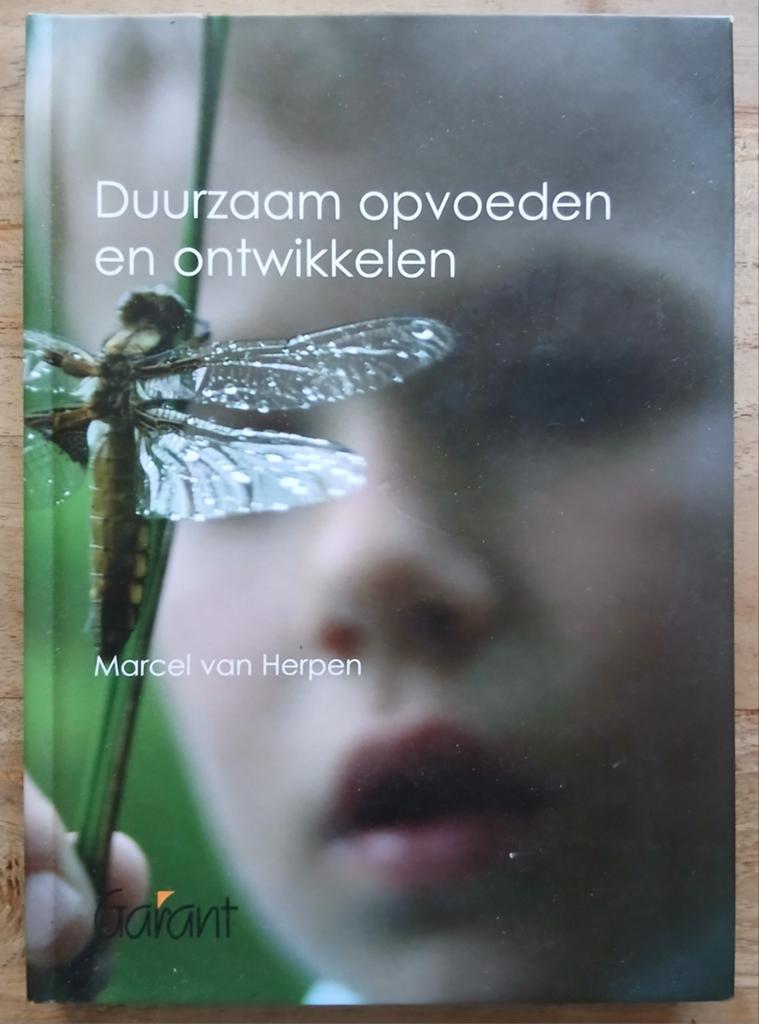 Marcel van Herpen, Duurzaam opvoeden en ontwikkelen, Ophalen of Verzenden, Gelezen