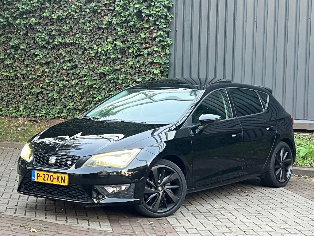 Seat Leon 1.8 TSI FR |Pano|DSG|Stoelverw|Led|Leder|Cruise, Auto's, 1227 kg, 4 cilinders, Leder en Stof, Zwart