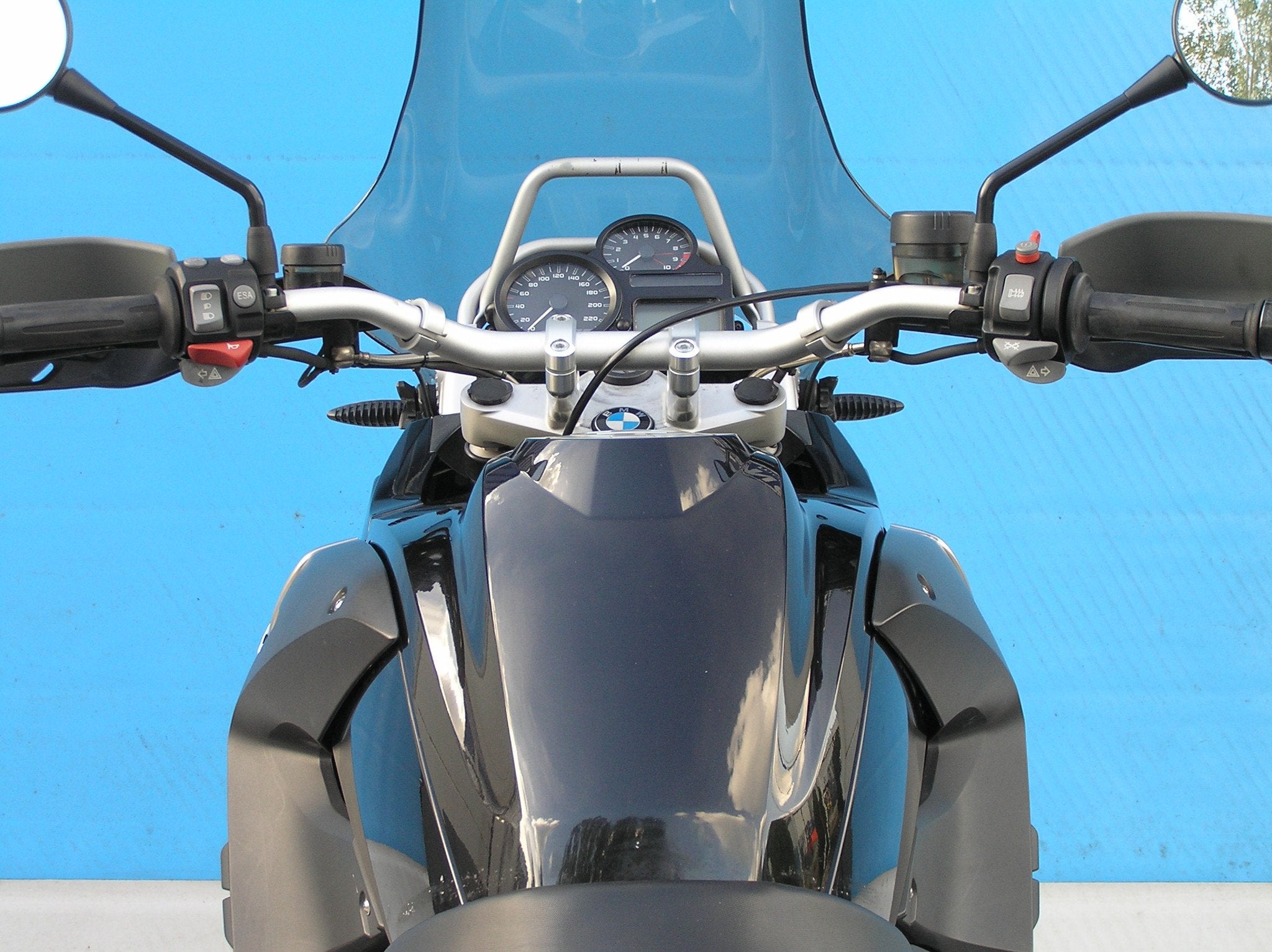 BMW R1200GS (bj 2011), BMW group Nederland B.V., Contactus@bmw-motorrad.nl, Einsteinstraat 5
2289CC  Rijswijk, NL, Toermotor