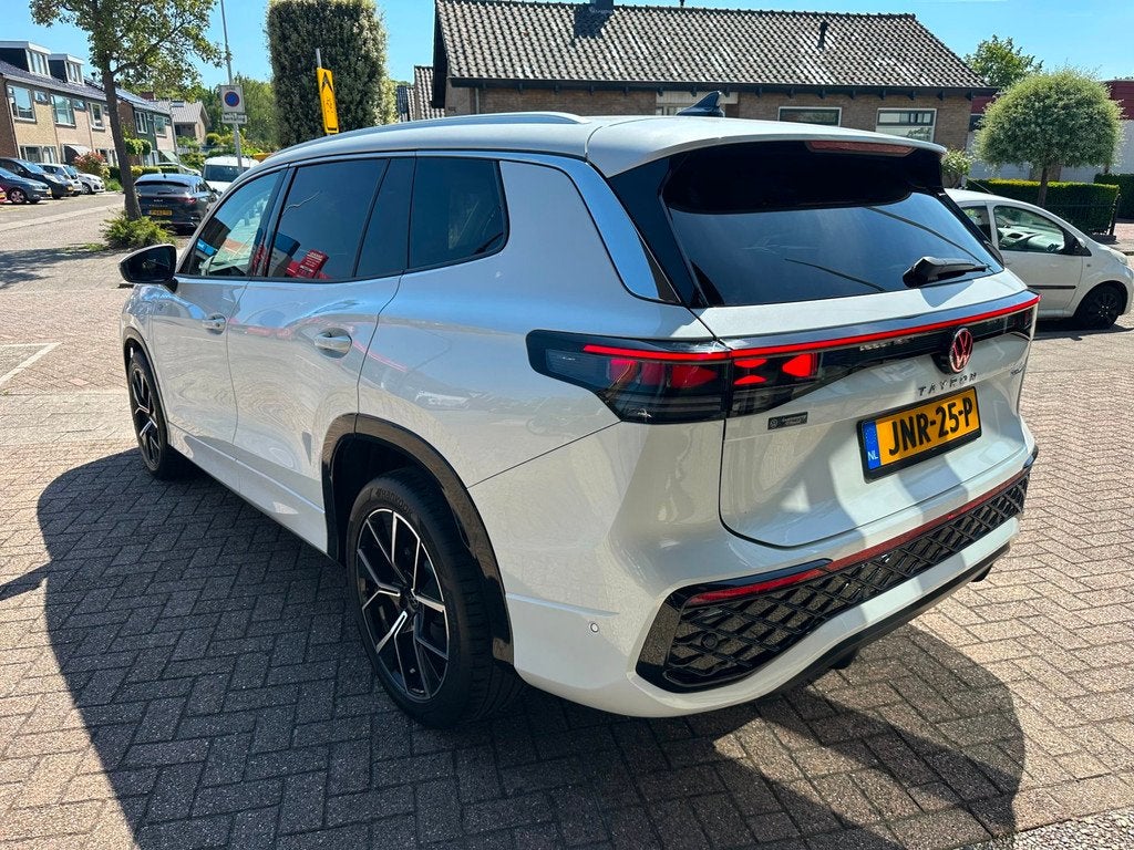 Volkswagen TAYRON 1.5 eHybrid R-Line Edition|Afn. Trekhaak|1, Auto's, Volkswagen, 4 cilinders, Met garantie (alle), Automatische klimaatregeling