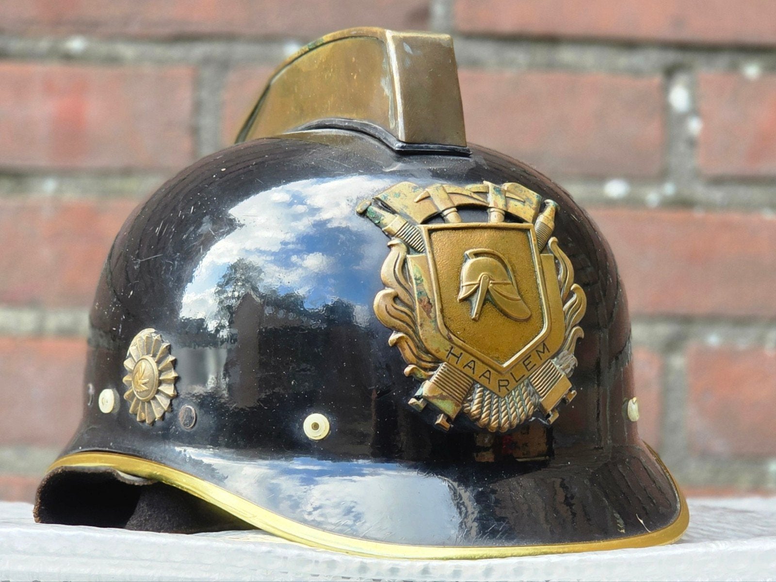 brandweerhelm brandweer Nederland model Kraaijer "Haarlem", Ophalen of Verzenden, Landmacht, Nederland, Embleem of Badge