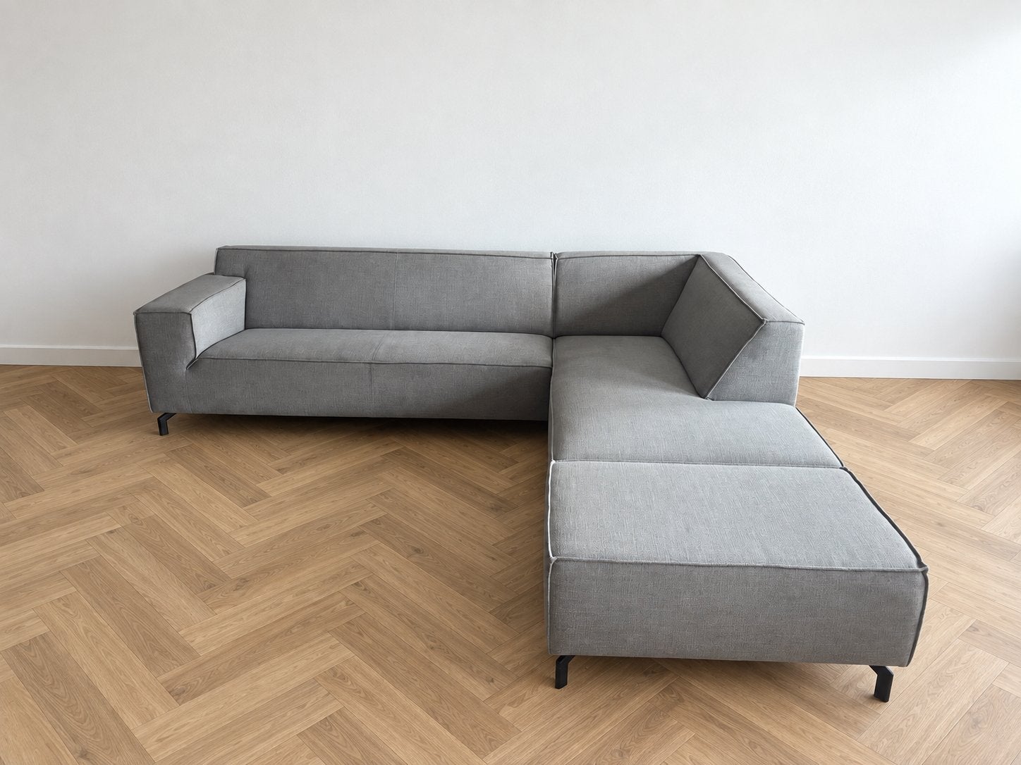 Moderne grijze hoekbank, Huis en Inrichting, Ophalen, 250 tot 300 cm, Gebruikt, 100 tot 125 cm