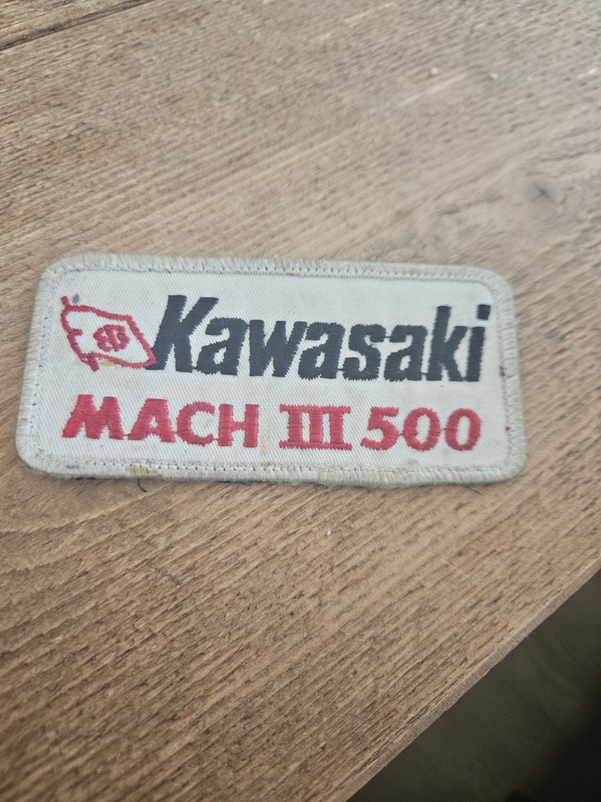 kawasaki Mach III 500 opnaai embleem, Ophalen of Verzenden, Auto's