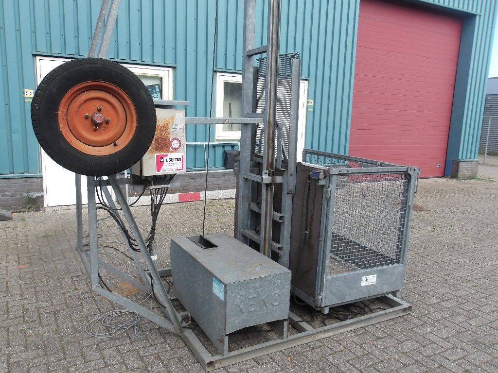 Neko 250A bouwlift 7,5 m – 230 V – 250 kg + schuifhek, Doe-het-zelf en Verbouw, Ophalen, Gebruikt, Bouwlift