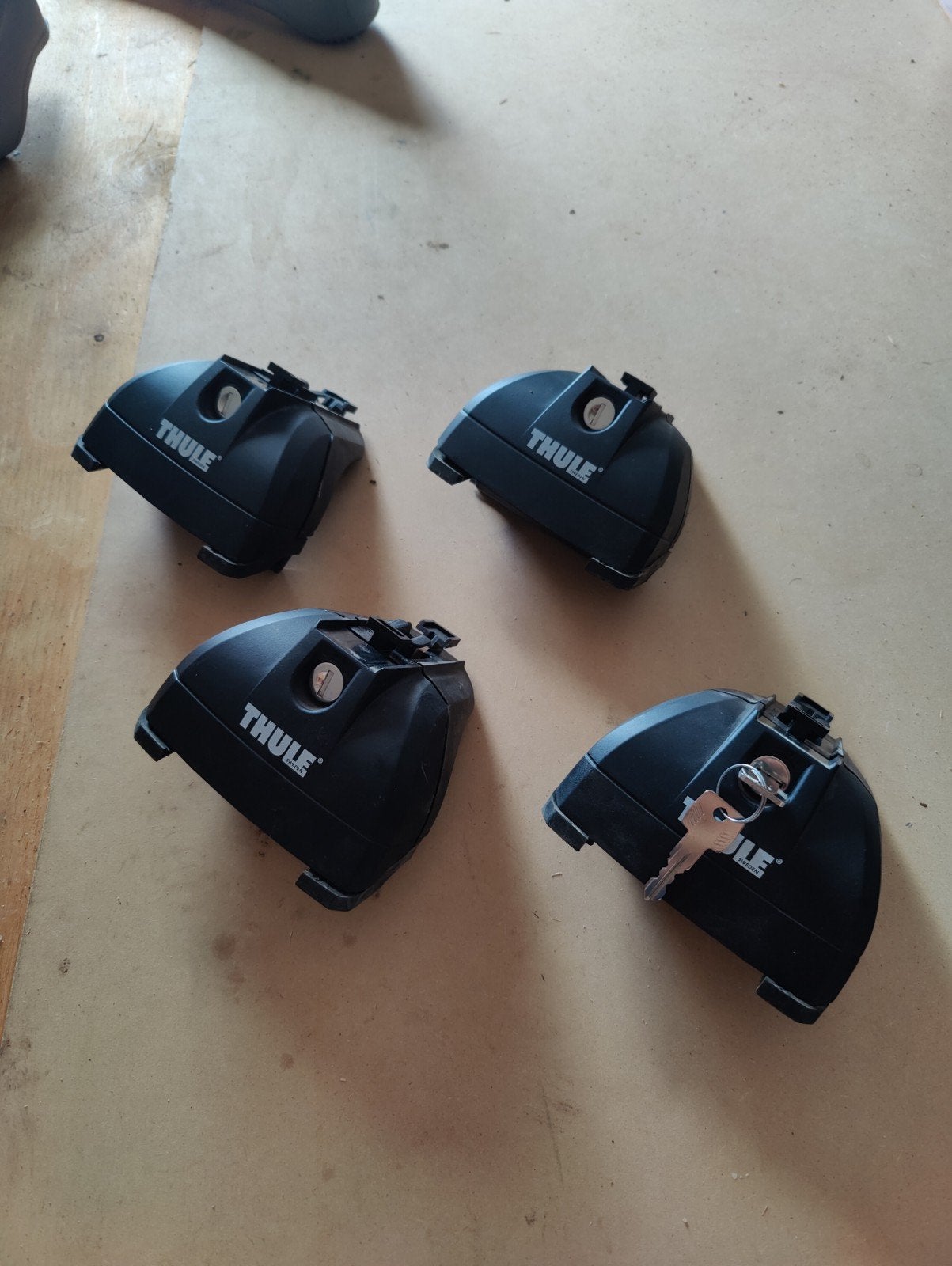 Thule Rapid System 753 voetenset voor dakdragers, Auto diversen, Dakdragers, Ophalen of Verzenden, Zo goed als nieuw