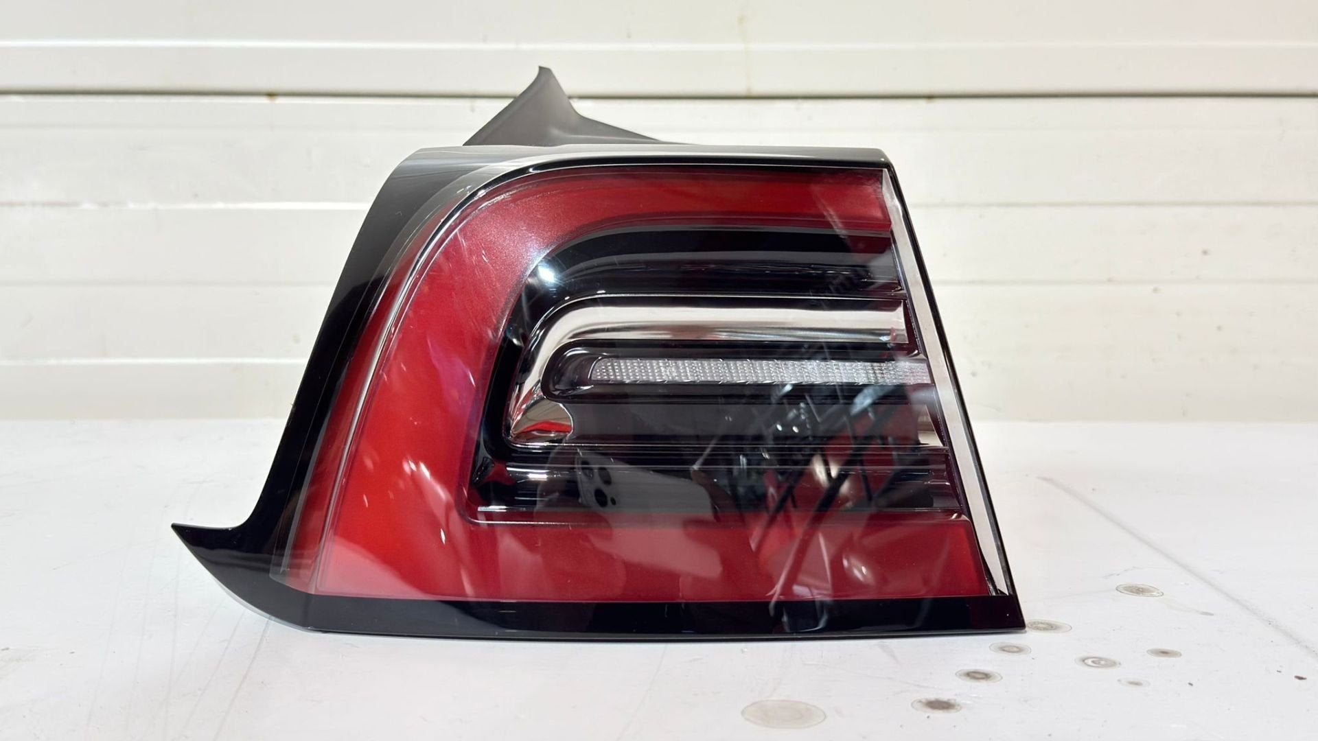 Tesla Model Y LED linker achterlicht links