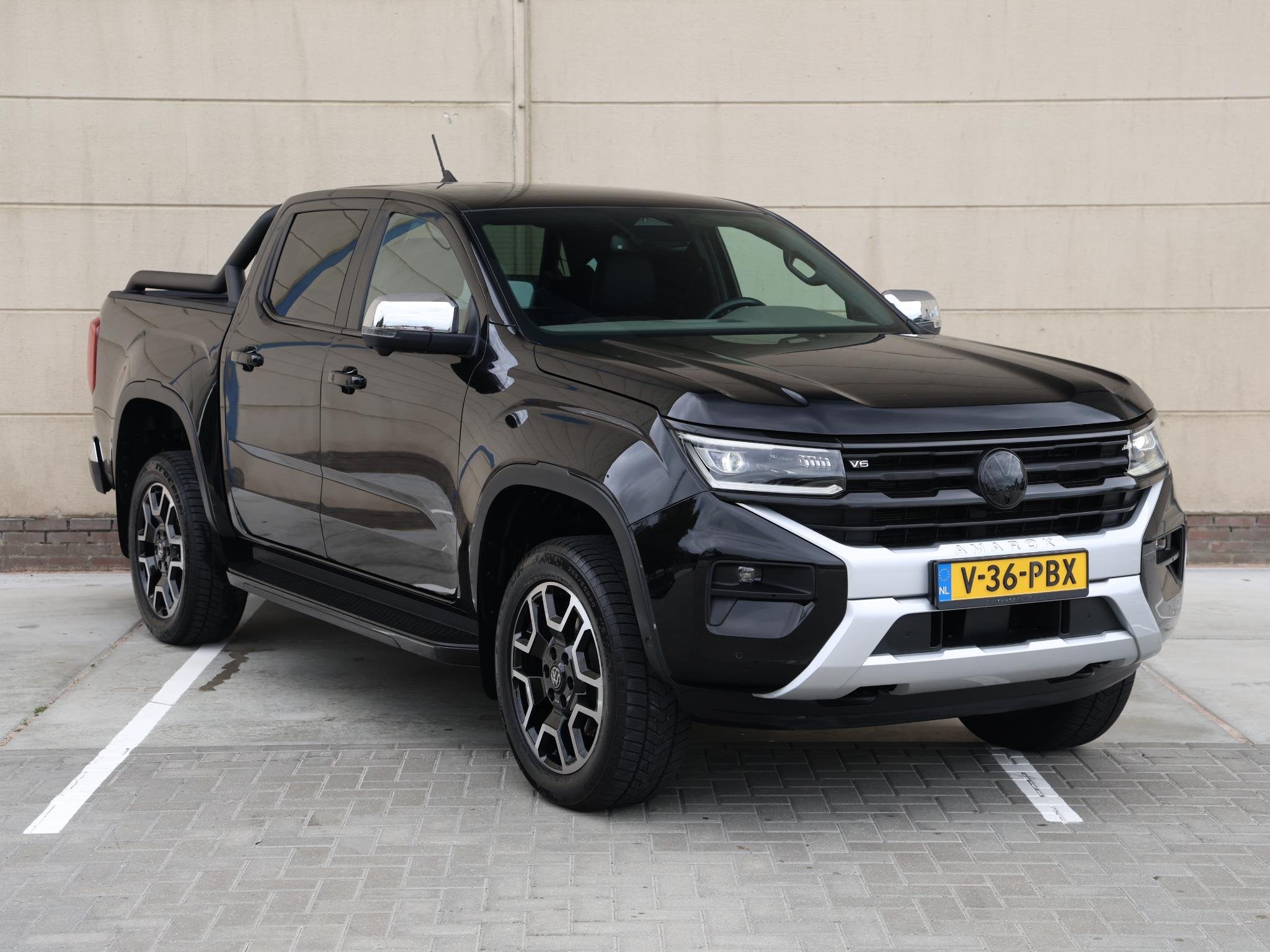 Volkswagen Amarok 3.0 TDI V6 204pk 4Motion Aventura | Harman, Auto's, Automaat, Gebruikt, 2993 cc, Zwart