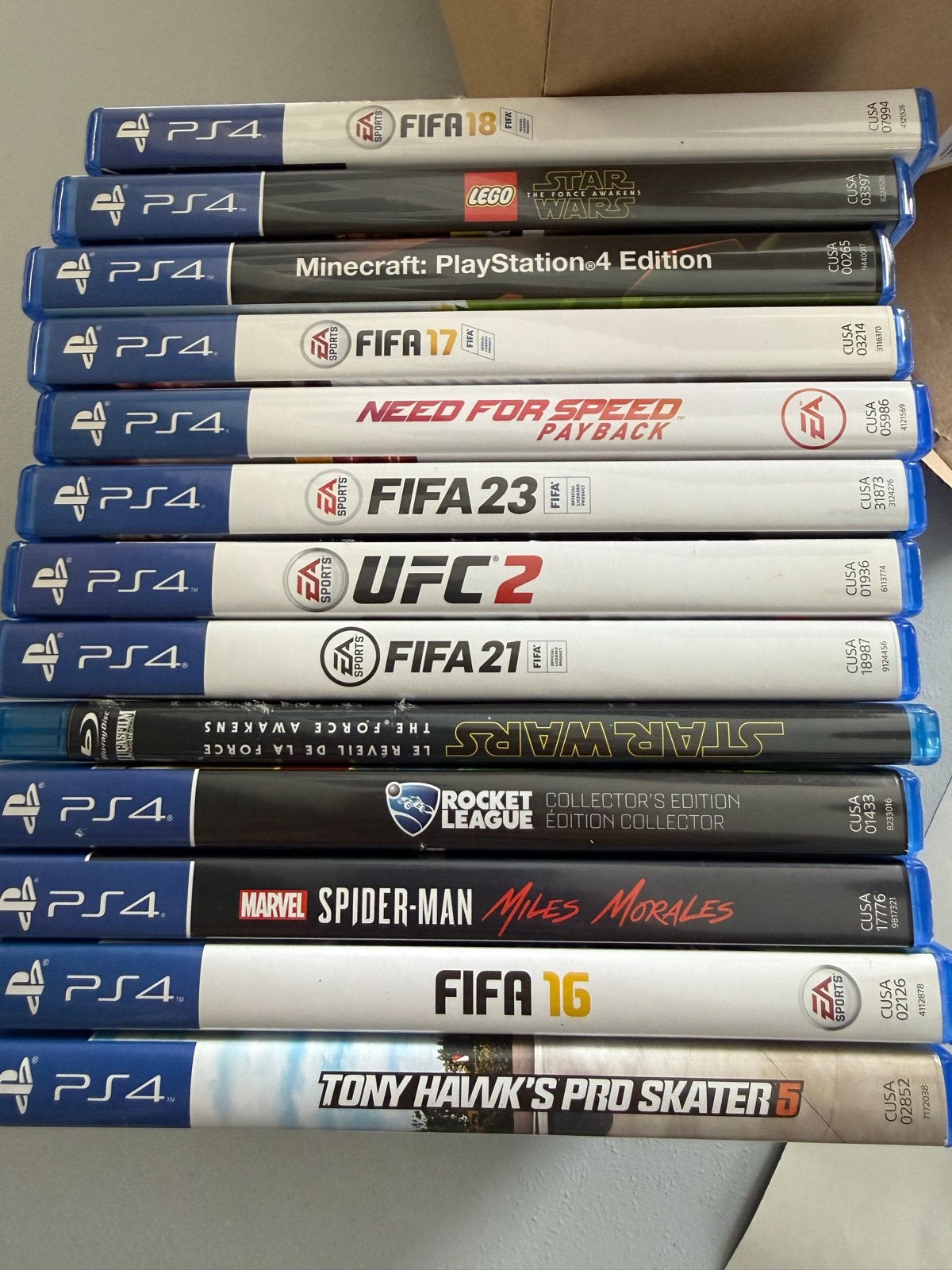 Diverse PS4 spellen: FIFA, Star Wars, Minecraft, Spiderman, Gebruikt, Overige genres, Eén computer, Ophalen of Verzenden