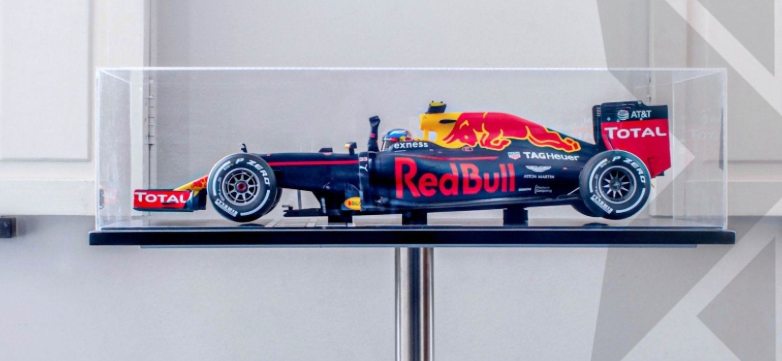 Max Verstappen Red Bull F1 1:8 Limited Edition Model, Ophalen of Verzenden, Zo goed als nieuw, Auto