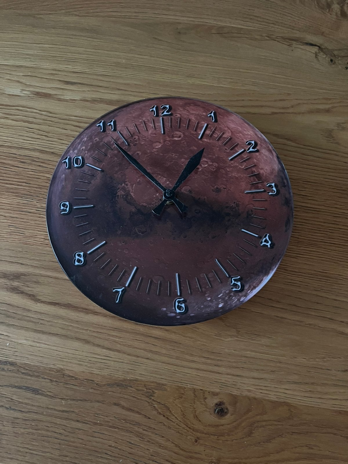 Klok in de vorm van Mars, Ophalen, Zo goed als nieuw, Wandklok