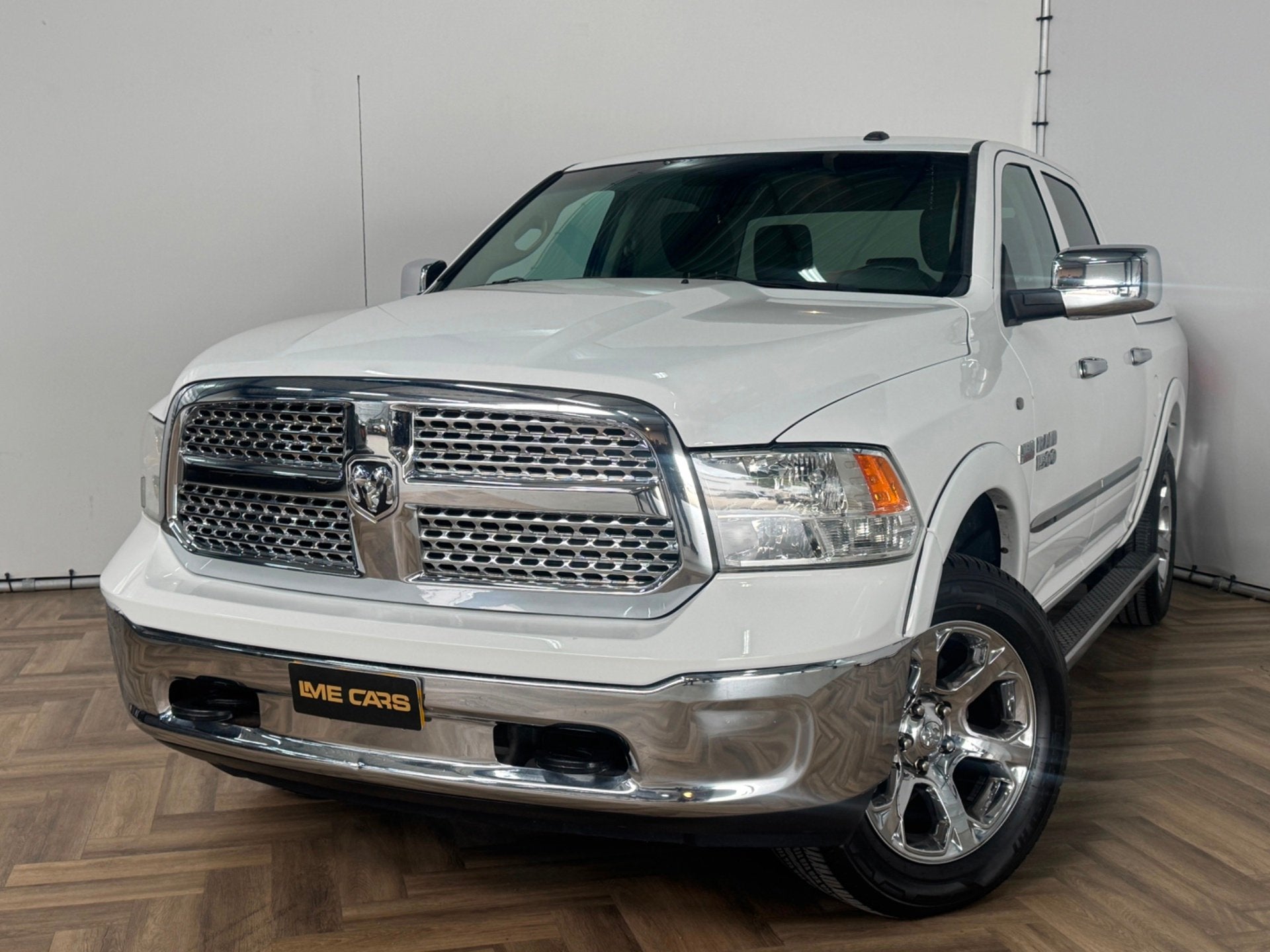 Dodge Ram 1500 5.7 V8 Quad Cab 6'4|6-PERS|LPG|NAVI|INRUIL MO, Auto's, Automaat, Gebruikt, 5654 cc, Wit