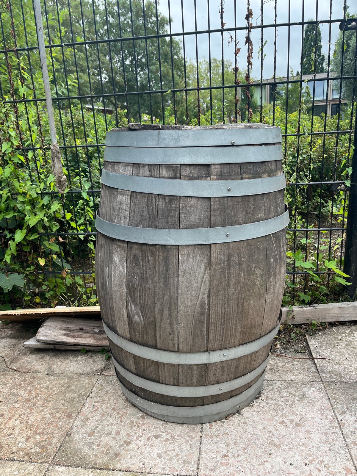 Houten Wijnvat Bloembak - Robuust en Decoratief, Tuin en Terras, Bloembakken en Plantenbakken, Ophalen, Gebruikt, Rond, Binnen