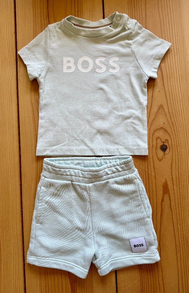 Hugo Boss Baby Set - Shirt + Short - maat 60 (56 62), Kinderen en Baby's, Babykleding | Maat 62, Ophalen of Verzenden, Zo goed als nieuw