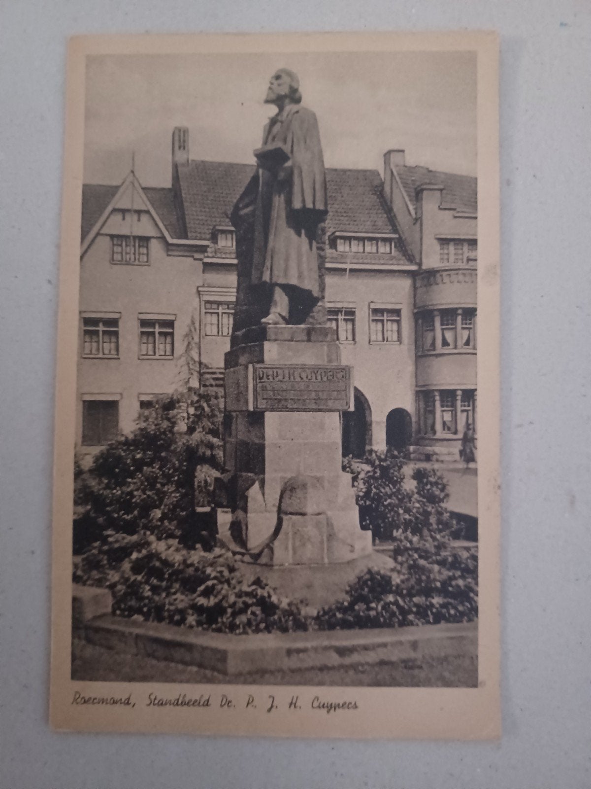 Roermond Standbeeld Dr. PJH Cuypers 1964, Verzamelen, Ansichtkaarten | Nederland, Ophalen of Verzenden, 1960 tot 1980, Gelopen