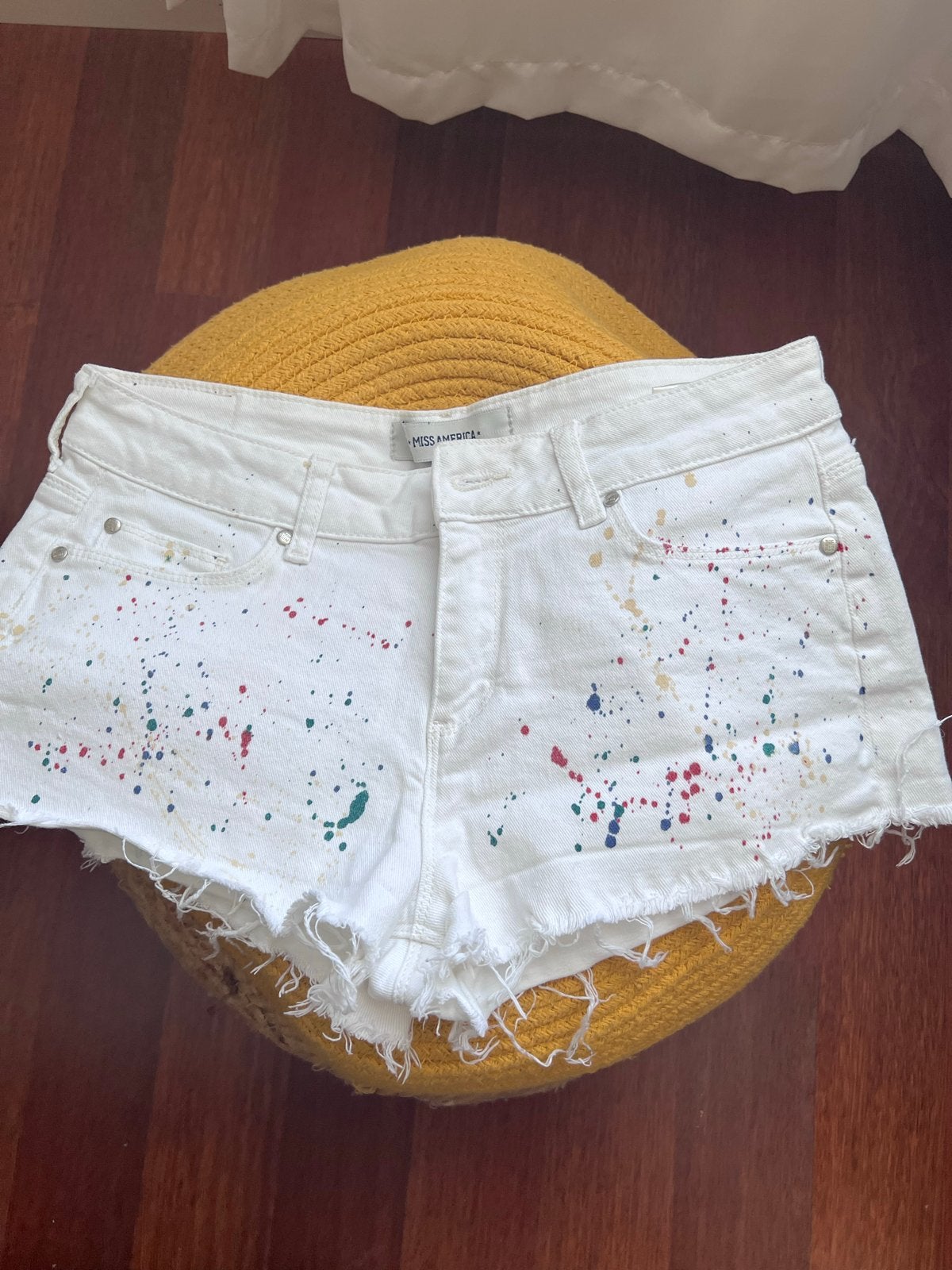 Miss America Witte Denim Shorts met Verfspatten Maat M, Kleding | Dames, Maat 38/40 (M), Kort, Wit, Ophalen of Verzenden