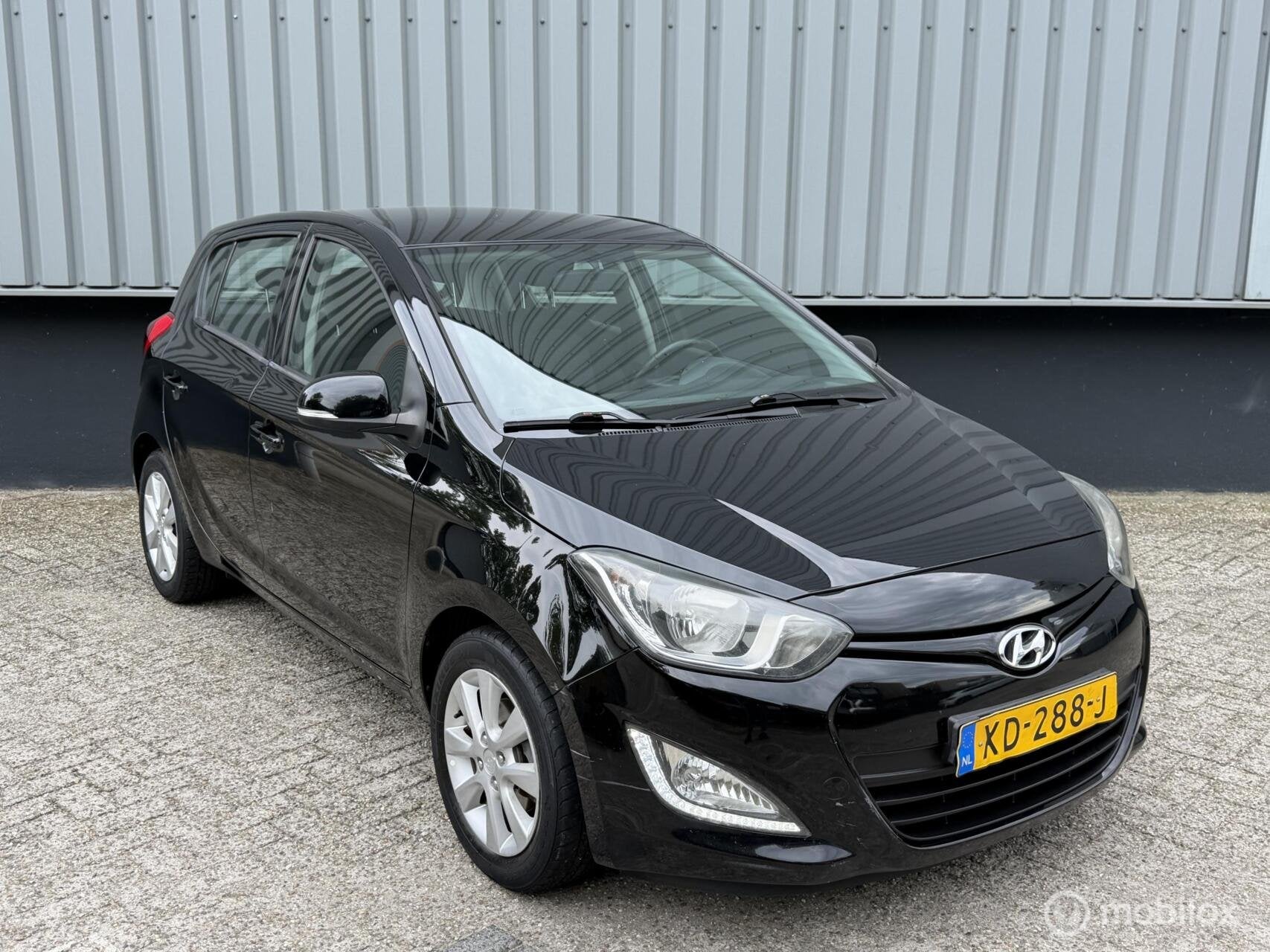 Hyundai i20 1.2i Business Edition, Auto's, Euro 5, Gebruikt, 31 €/maand, 4 cilinders