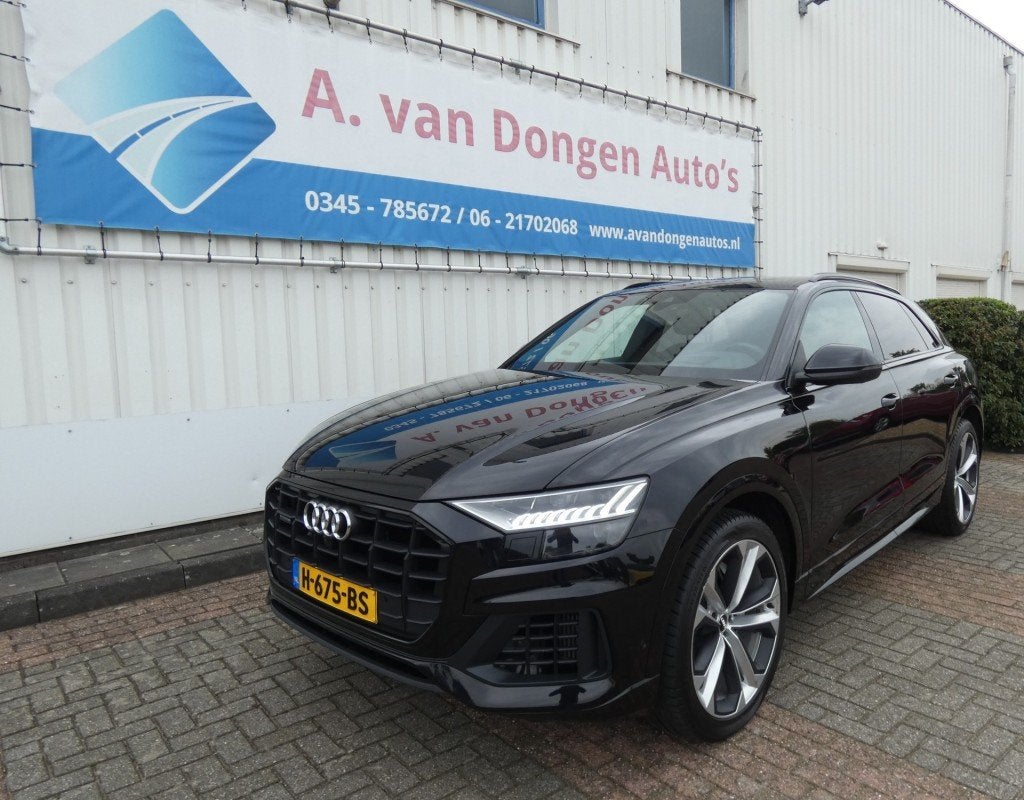 Audi Q8 55 TFSI QUATTRO S-Line,B&O,360,Pano,Softcl,Luchtv,He, Auto's, Automaat, Gebruikt, 2995 cc, Zwart