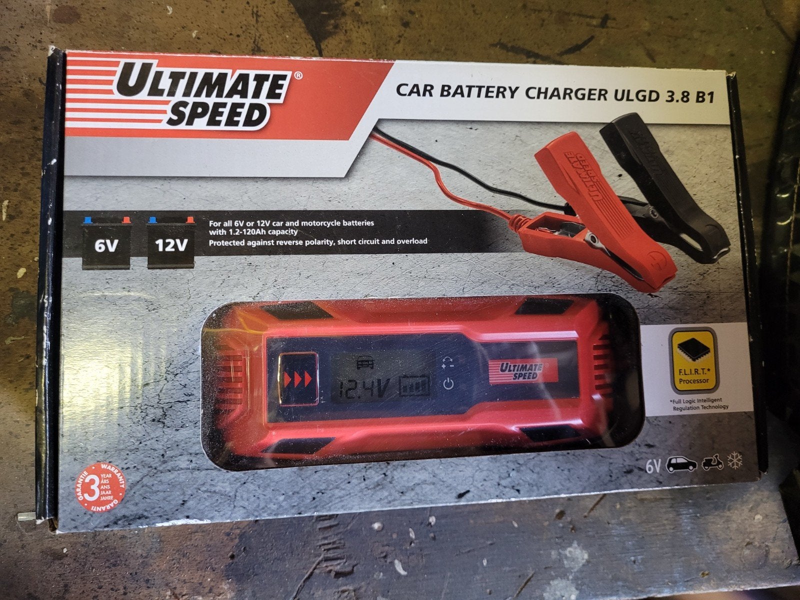 Accuoplader 6 of 12 V: Ultimate Speed Car Battery Charger UL, Nieuw