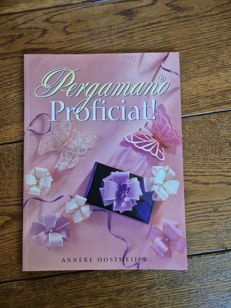 Pergamano Proficiat! Anneke Oostmeijer, Ophalen of Verzenden, Zo goed als nieuw, Scrapbooking en Knutselen, Anneke Oostmeijer