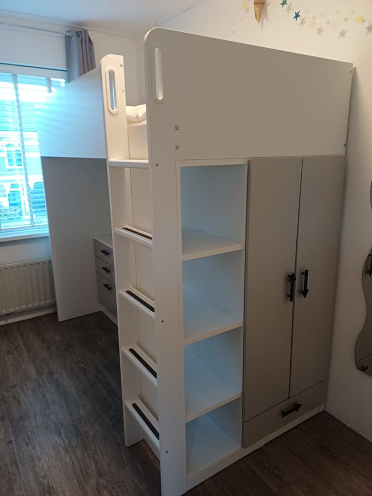 IKEA Smastad Hoogslaper wit met Bureau, Ladekast en Kast, Ophalen, 85 tot 100 cm, Lattenbodem, Zo goed als nieuw