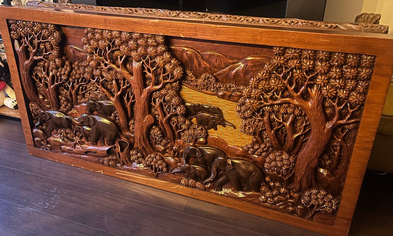 Prachtig handgesneden houten salontafel, Ophalen