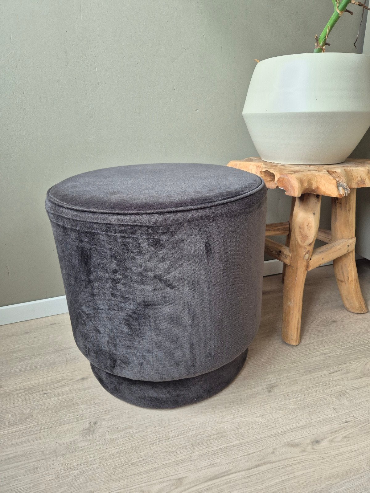 KARWEI Kristy Poef grijs Antraciet Velvet 45 x 46 x 46 cm, Ophalen, Minder dan 50 cm, Rond, Minder dan 50 cm