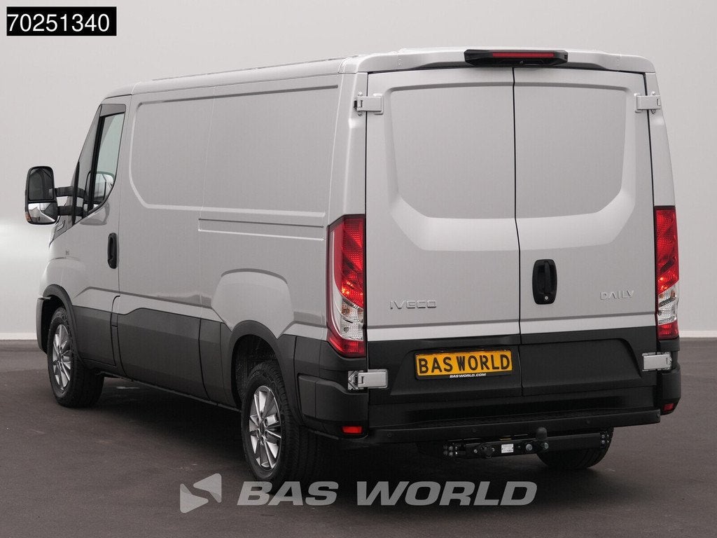 Iveco Daily 35S21 BPM VRIJ! 3.0L Automaat L2H1 210PK Laag Da, Auto's, Automaat, Stof, Euro 6, 4 cilinders