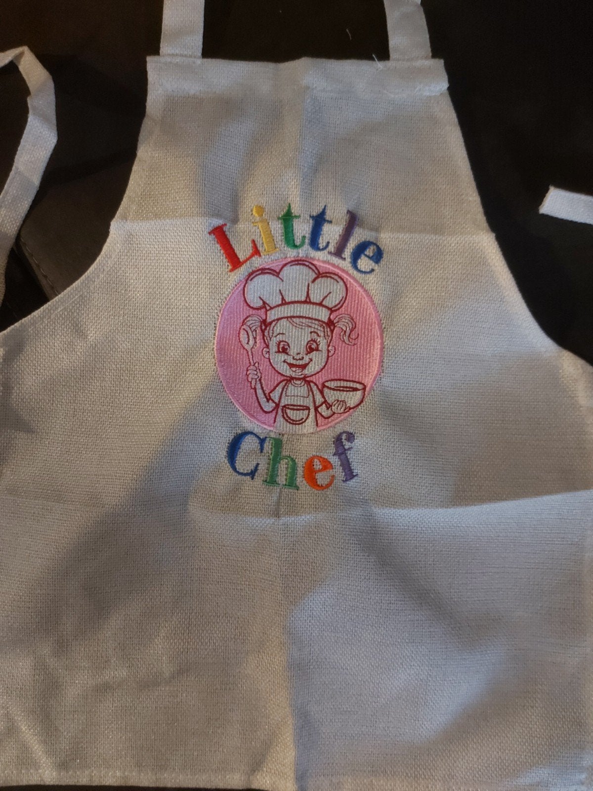 Leuk kinderschortje met geborduurde keukenprinses, Ophalen of Verzenden, Nieuw, Handgemaakt, Meisje
