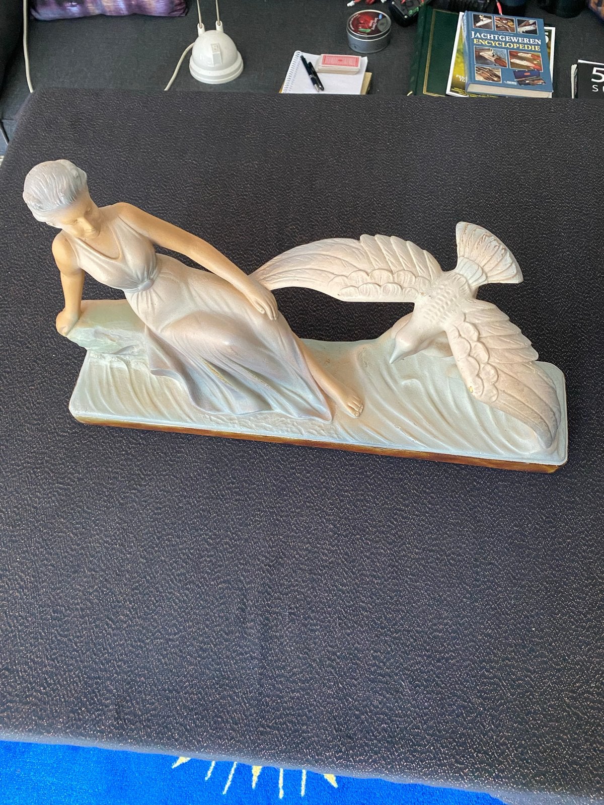 Art Deco Beeld Vrouw met Vogel - Gips, Ophalen, Art deco, Gips, 20 - 50 cm