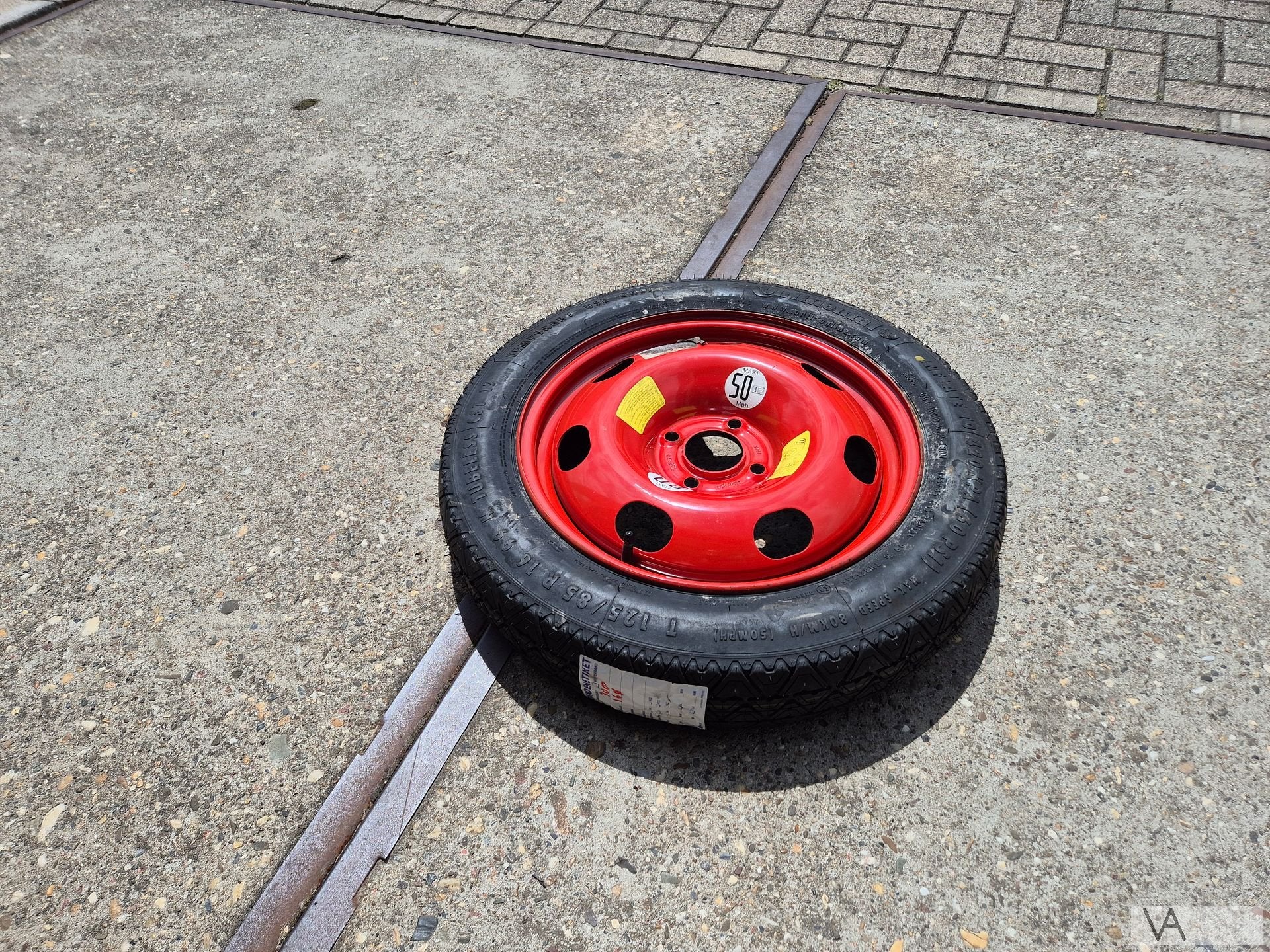 Peugeot 2008 / Citroen C4 cactus / Opel Crossland thuiskomer, Gebruikt, -, -, Banden en Velgen