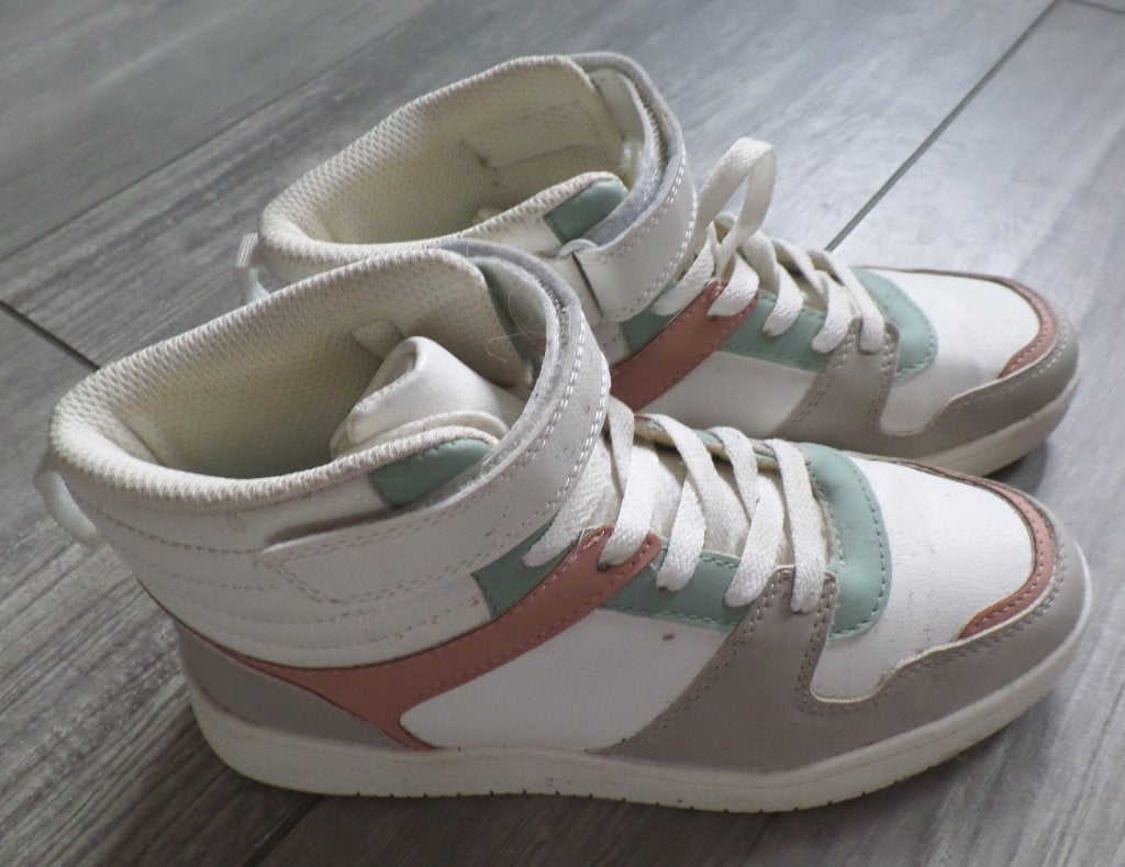 Sneakers maat 38, Wit, Ophalen of Verzenden, Sneakers of Gympen, Zo goed als nieuw