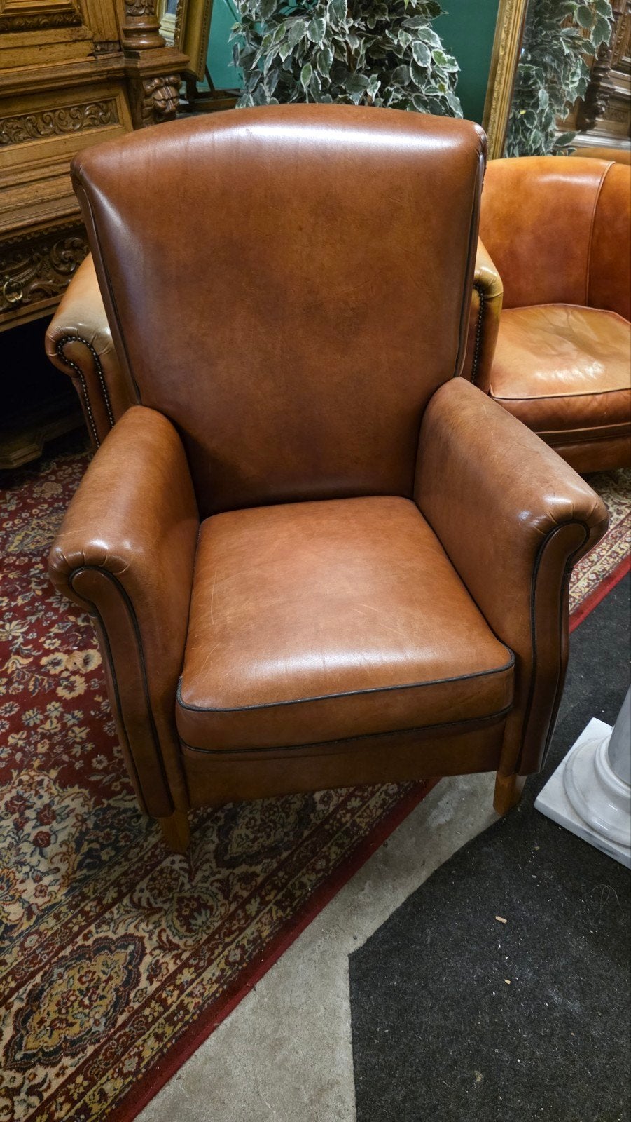 Zware rundlederen fauteuil, Antiek en Kunst, Ophalen