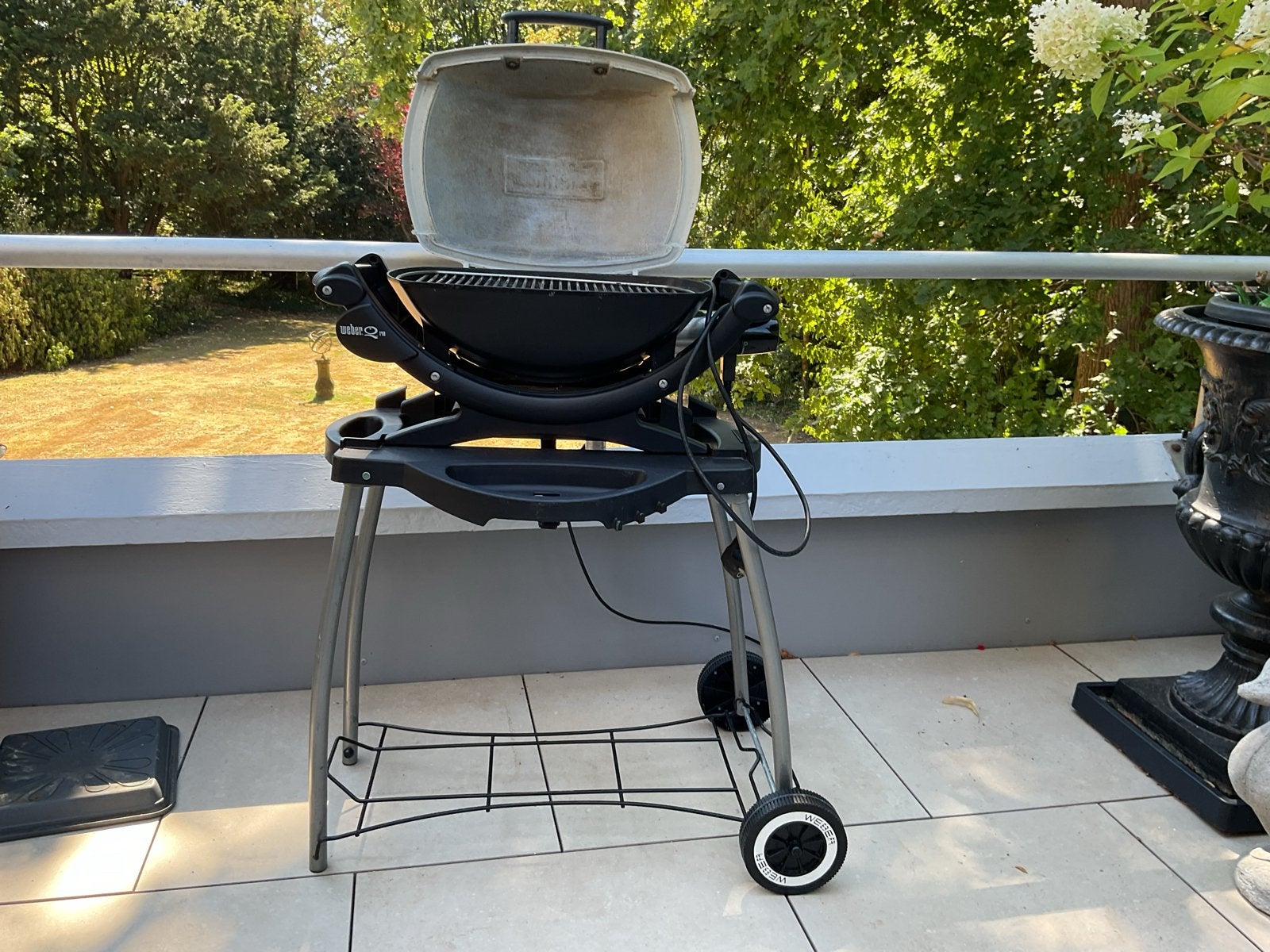 Weber Q2400 elektrische barbecue met onderstel en hoes, Ophalen