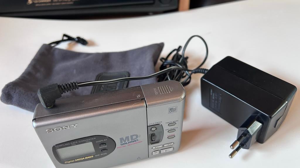 Sony MD Walkman MZ-R35 Minidisc-recorder met accessoires, Audio, Tv en Foto, Walkmans, Discmans en Minidiscspelers, Ophalen, Minidisc-recorder