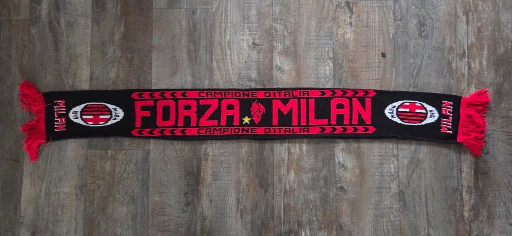 Sjaal AC Milan, Verzamelen, Sportartikelen en Voetbal, Ophalen of Verzenden, Zo goed als nieuw, Buitenlandse clubs, Vaantje of Sjaal