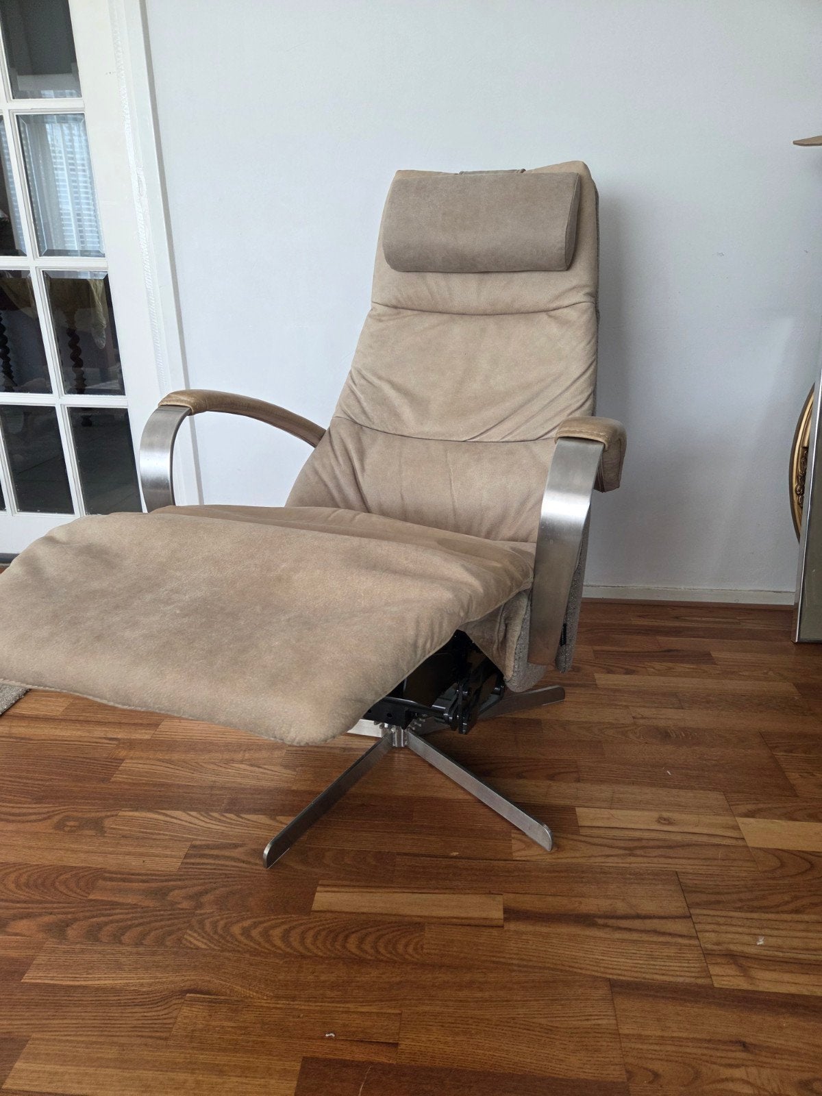 Prominent Humberto Tan relax, sta-op stoel, Huis en Inrichting, Fauteuils, Ophalen, Minder dan 75 cm, 50 tot 75 cm