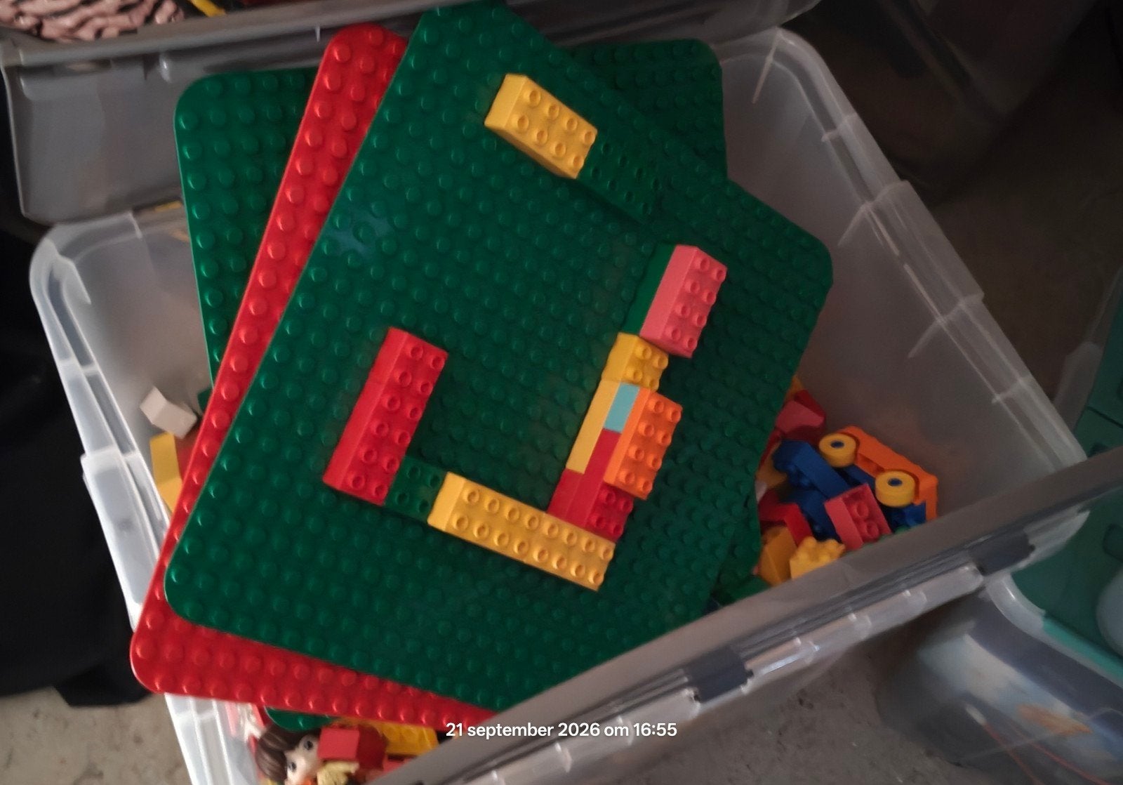 +- 10 kilo lego Duplo bouwstenen en 3 grondplaten, Kinderen en Baby's, Ophalen, Gebruikt, Losse stenen, Duplo