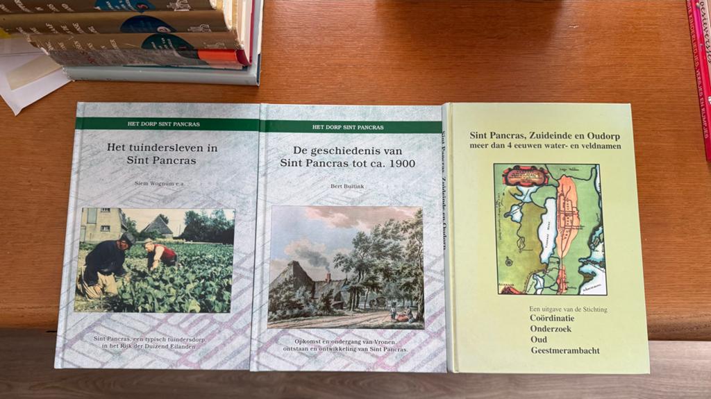 3 Boeken over de geschiedenis van Sint Pancras, Ophalen of Verzenden, 20e eeuw of later, Gelezen