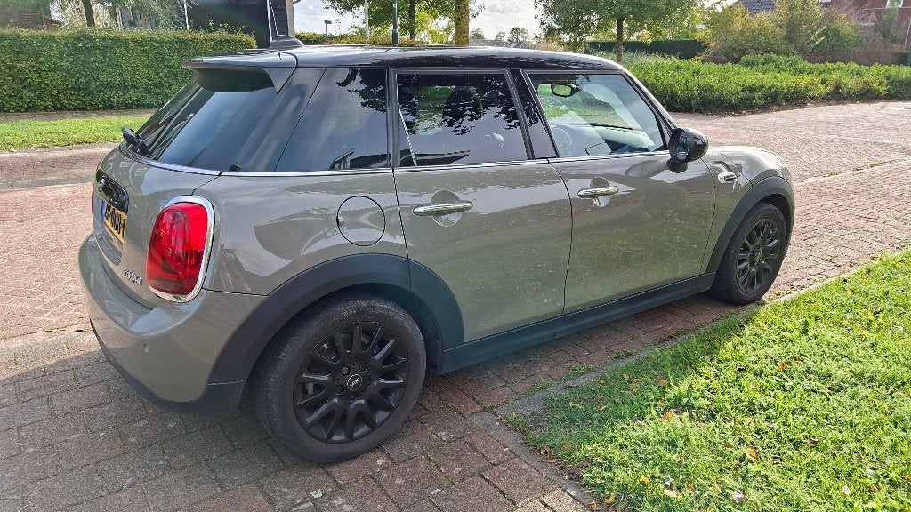 Mini 5-deurs 1.5 136pk 2019 Emerald Grey, Auto's, Voorwielaandrijving, 136 pk, Zwart, 1165 kg